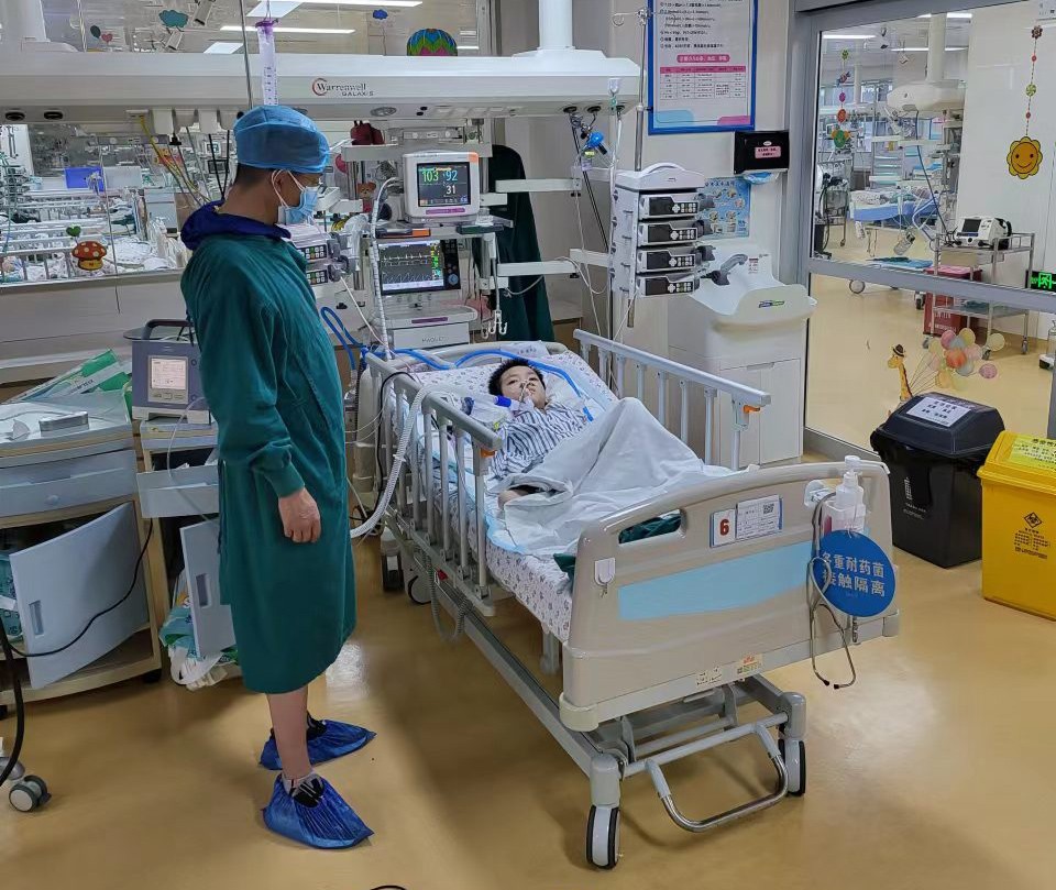 阜新跨省救护车出租公司